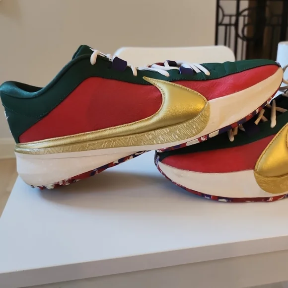 Nike Gold and Red Sneakers - Picture 7 of 8